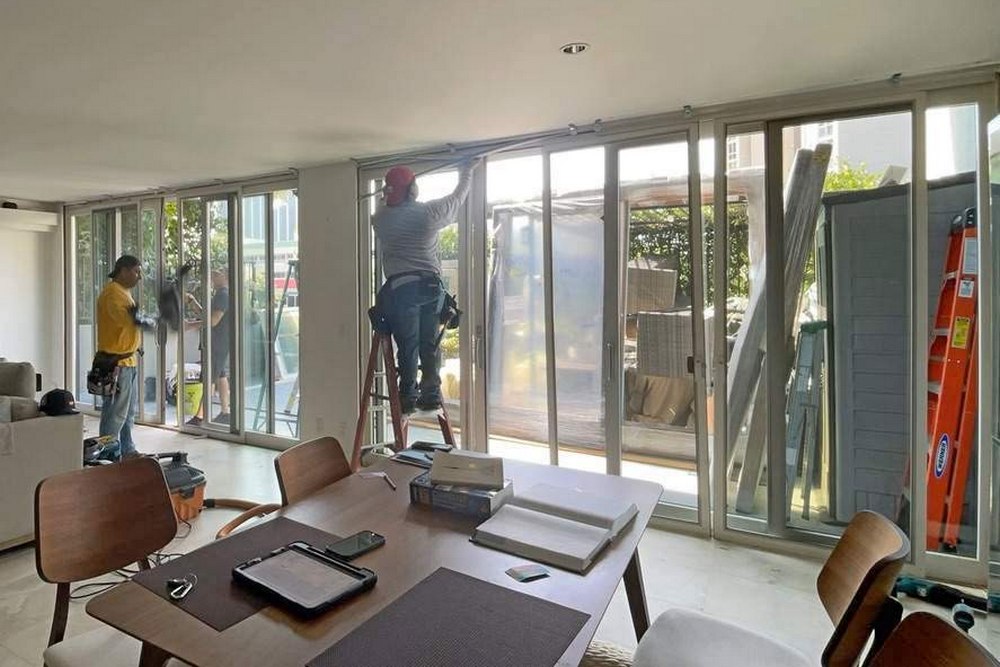 ¿Debo Reparar o Reemplazar una Puerta de Patio?