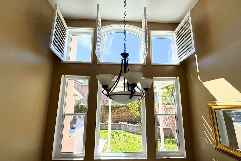 Por qué tu casa sigue sintiéndose caliente después de usar el aire acondicionado: y cómo las nuevas ventanas lo solucionan