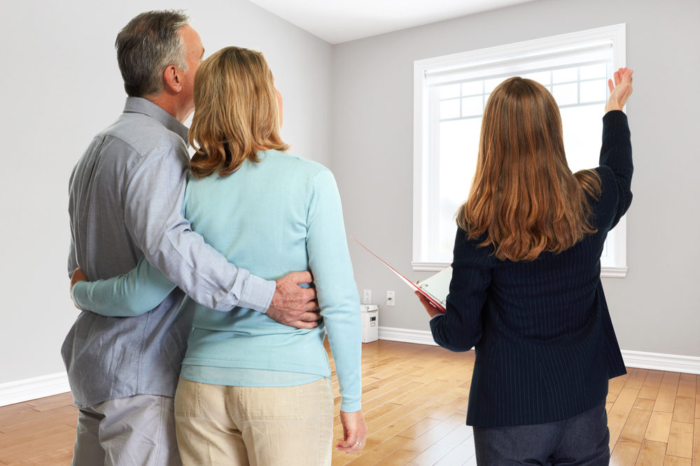 ¿Por Qué los Agentes Inmobiliarios Recomiendan Reemplazar las Ventanas Antiguas?